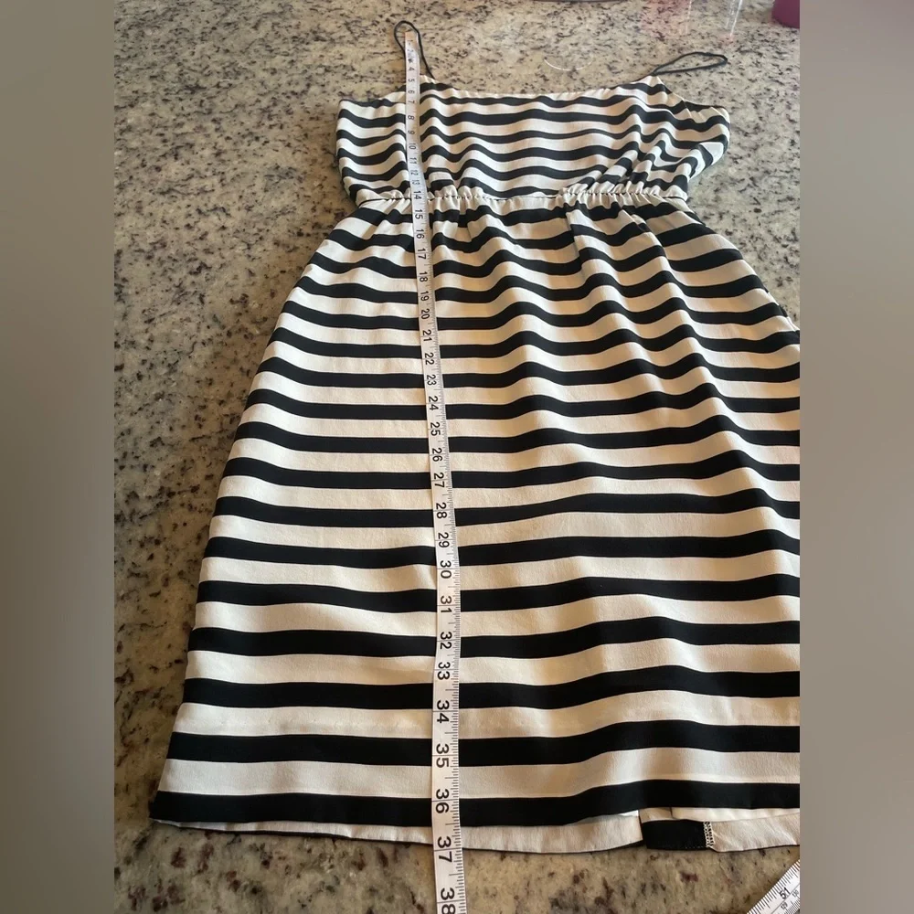 Women’s 100% silk J.Crew, easy Black and White Striped Dress size 4